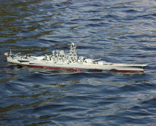 16. Yamato i skala 1:200, 130 cm, 8 ½ kg